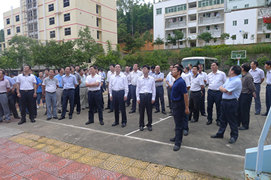 南平市市委書記裴金佳、市長林寶金率市委市政府全部領(lǐng)導(dǎo)及各市縣主要領(lǐng)導(dǎo)一行蒞臨我公司視察指導(dǎo)